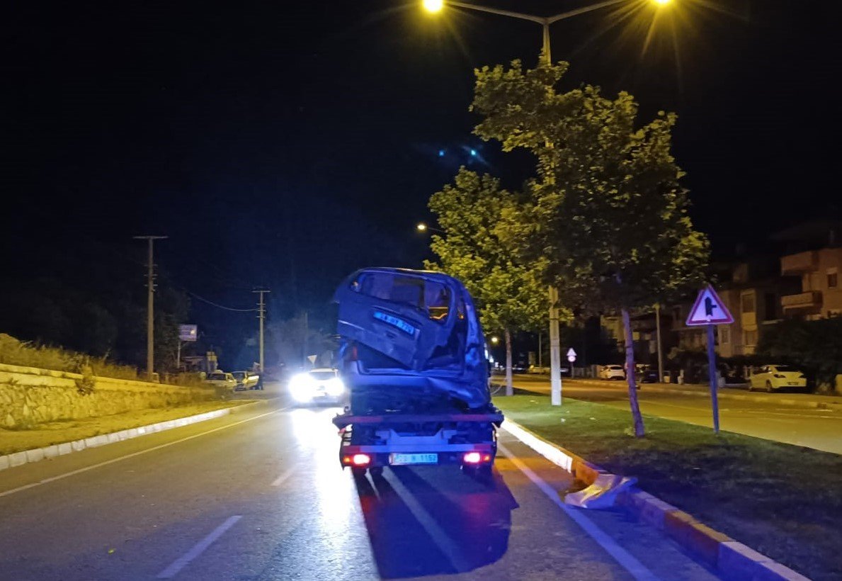 Takla atan araçta anne öldü, baba ile kızı yaralandı