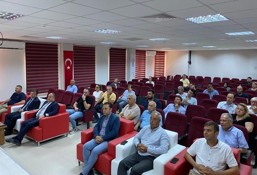 DEÜ’nün gıda laboratuvarı sektöre ışık tutuyor