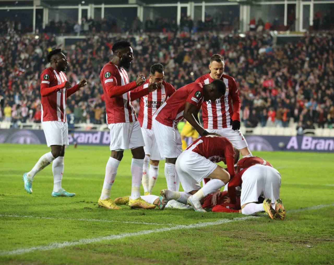 Sivasspor, Avrupa devlerini geride bıraktı