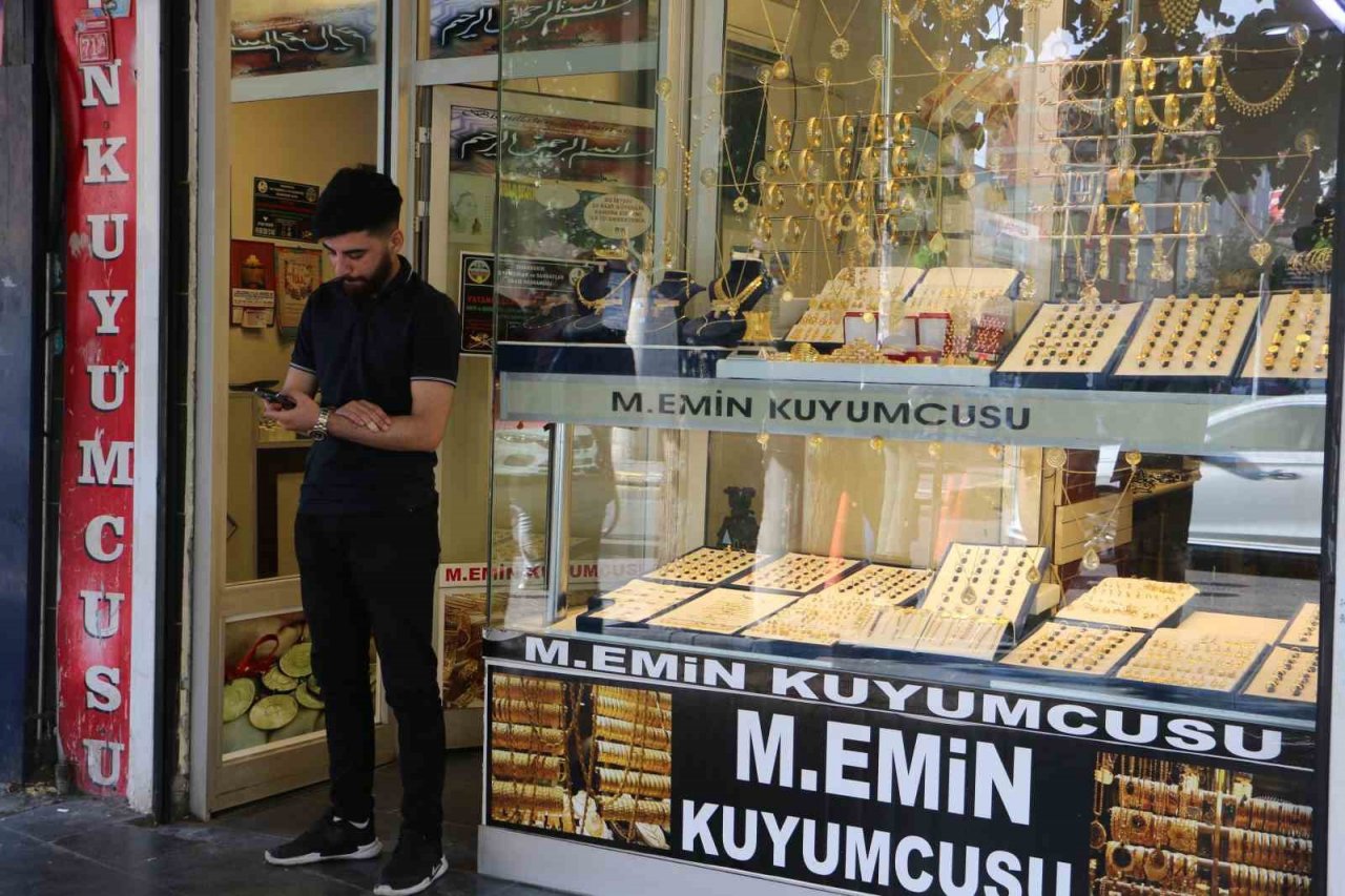 Soluk borusuna şeker kaçan 5 yaşındaki çocuk, Heimlich manevrasıyla böyle kurtarıldı