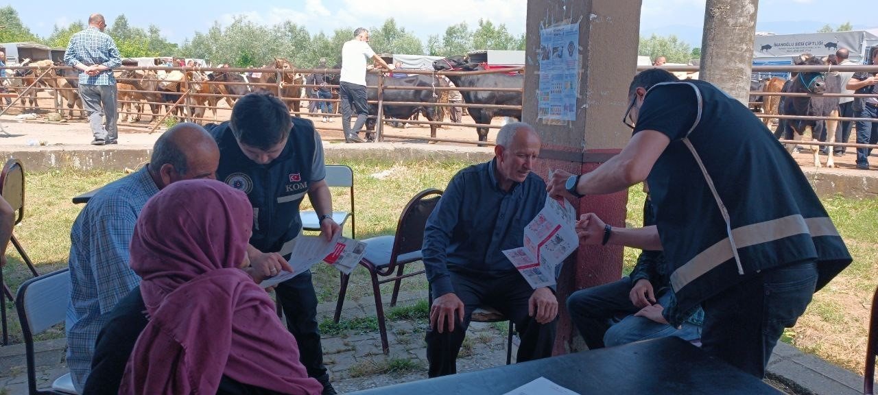 Polisten Kurban satıcılarına sahte para uyarısı