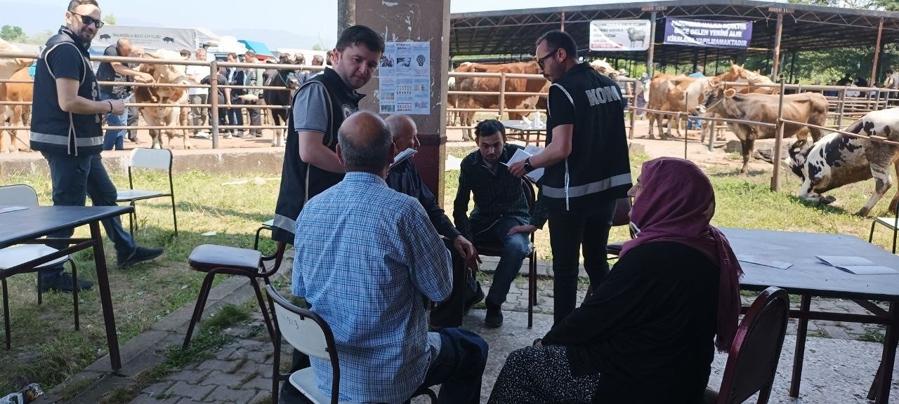 Polisten Kurban satıcılarına sahte para uyarısı