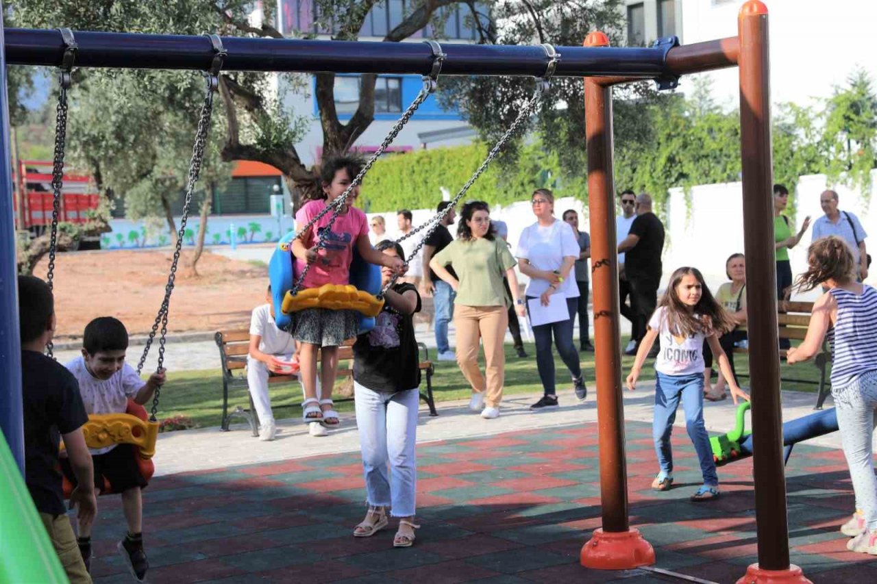 Efeler’de Hüseyin Kaya parkı hizmete açıldı