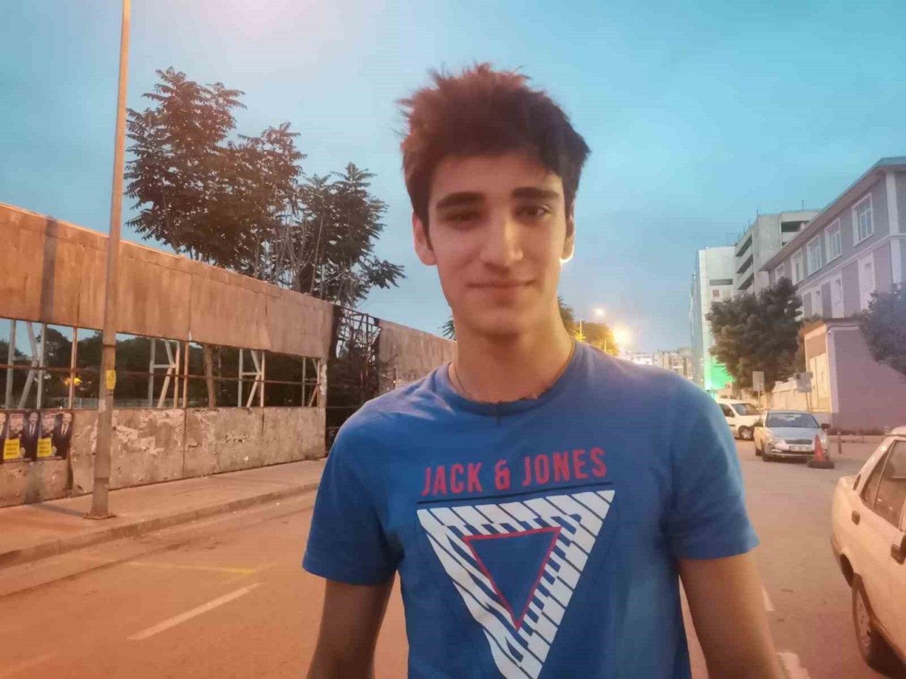 Manisa’daki yangının kara dumanları İzmir’i kapladı