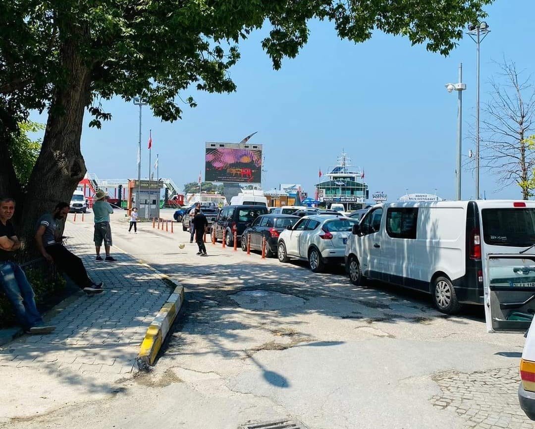 Erdek’in yazın artan trafik çilesi