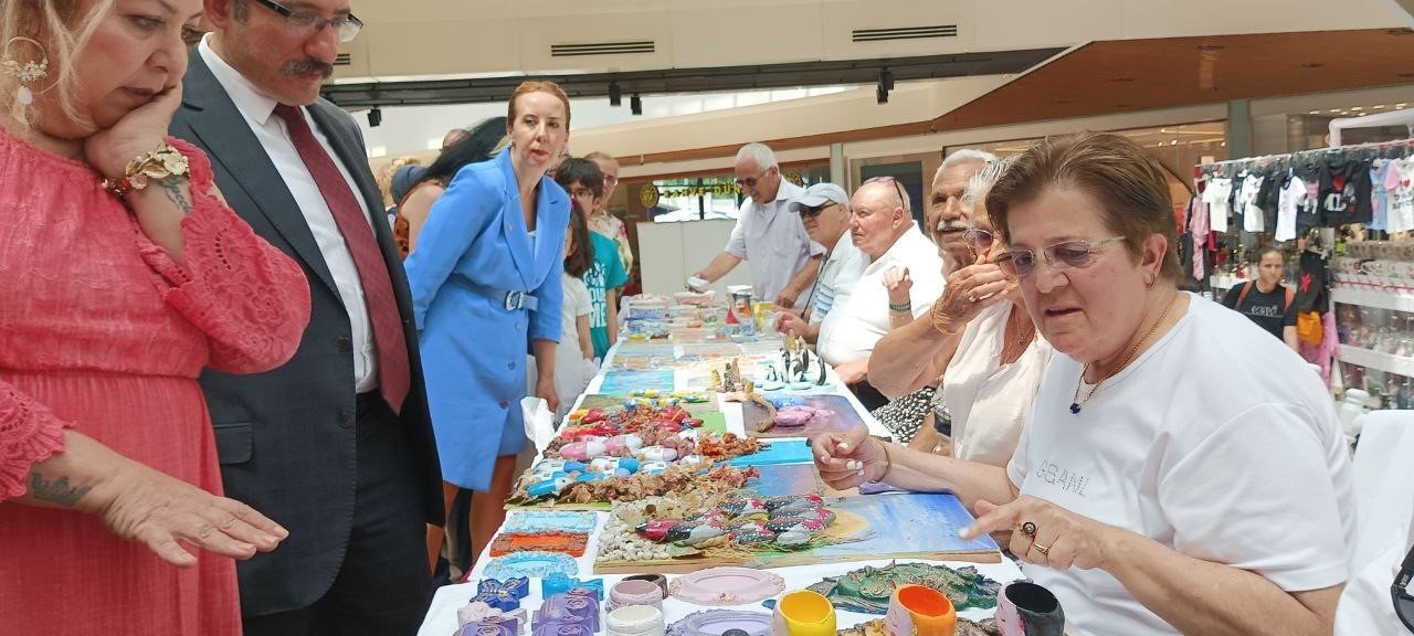 Fethiye’de huzurevi sakinleri hünerlerini sergiledi