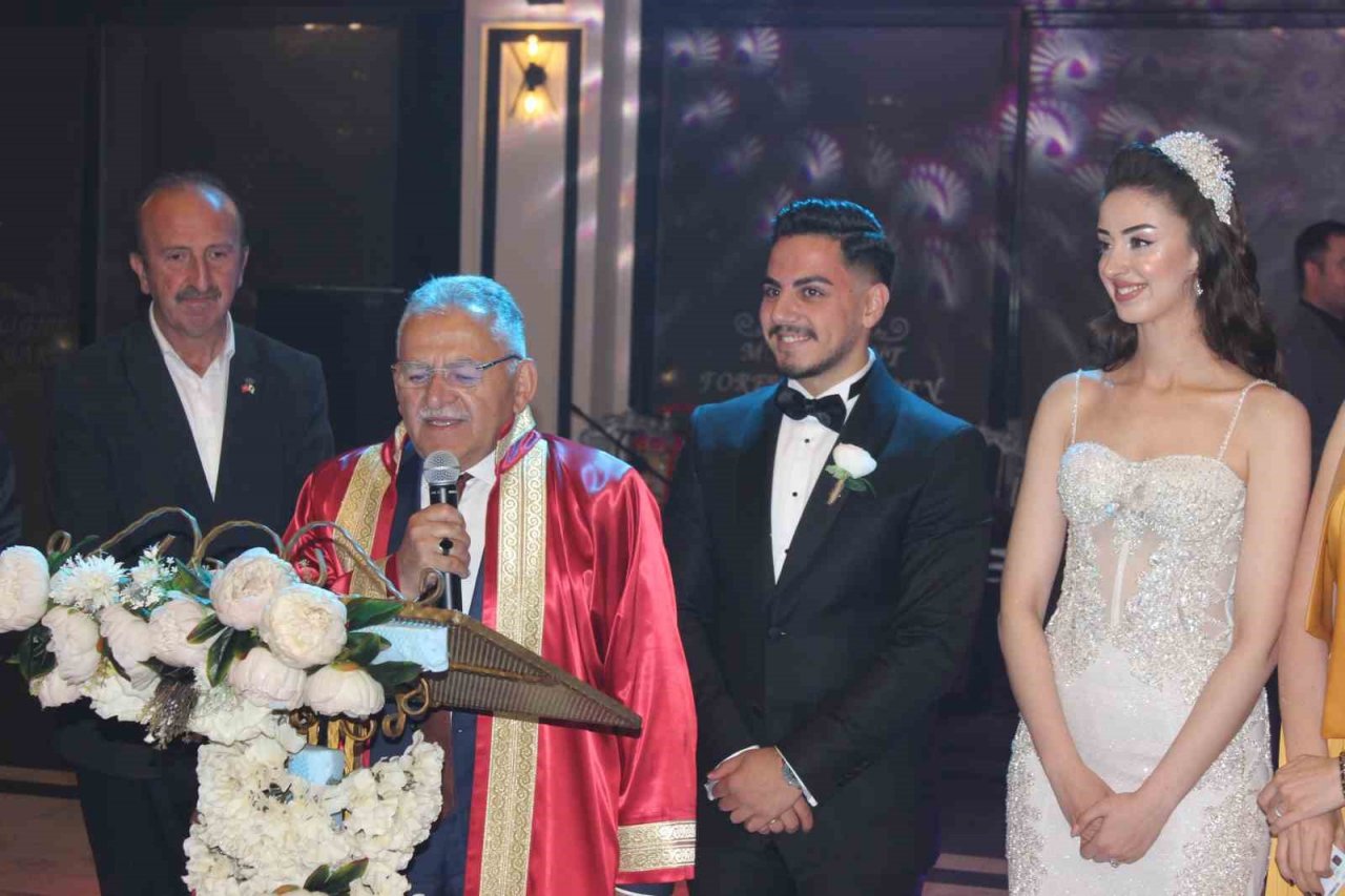 Yazıcı ailesinin mutlu günü