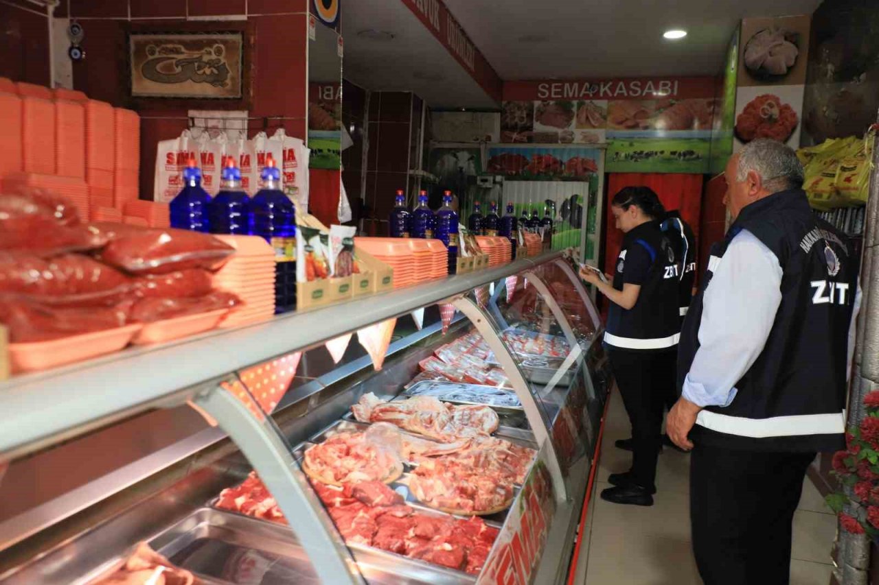 Hakkari’de kasap ve şarküteriler denetlendi