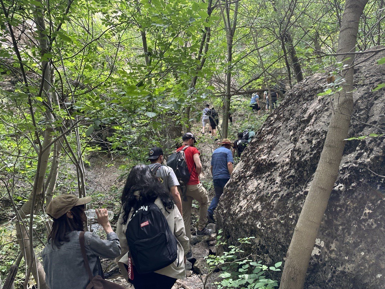 Yüksekovalı dağcılar Kaval Şelalesi’ni gezdi
