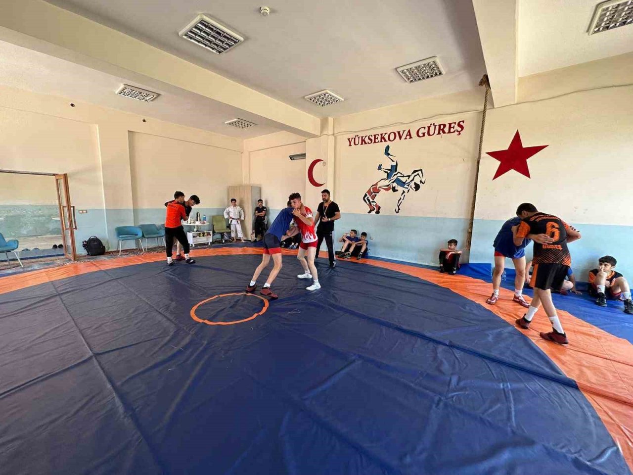 Yüksekovalı güreşçiler dünya şampiyonasına hazırlanıyor