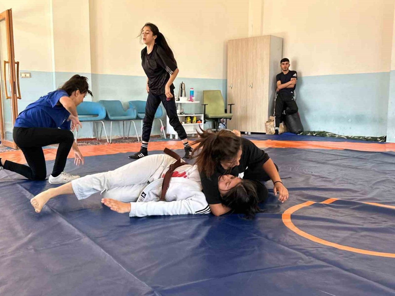 Yüksekovalı güreşçiler dünya şampiyonasına hazırlanıyor