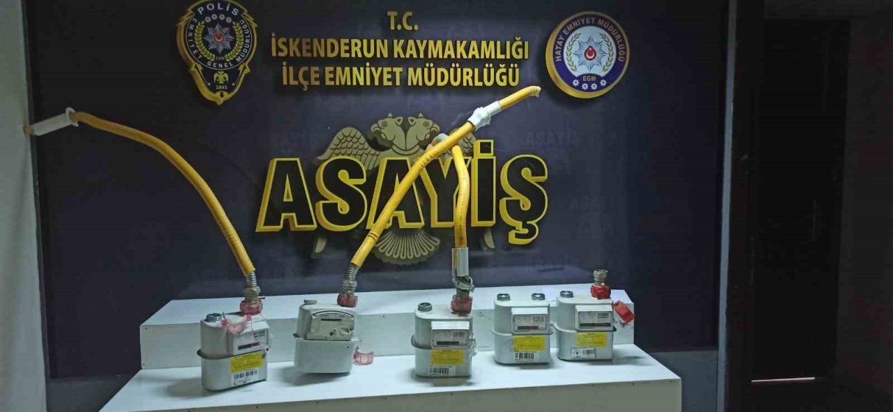 Hatay’da hasarlı binalardan hırsızlık yapan şüpheli tutuklandı