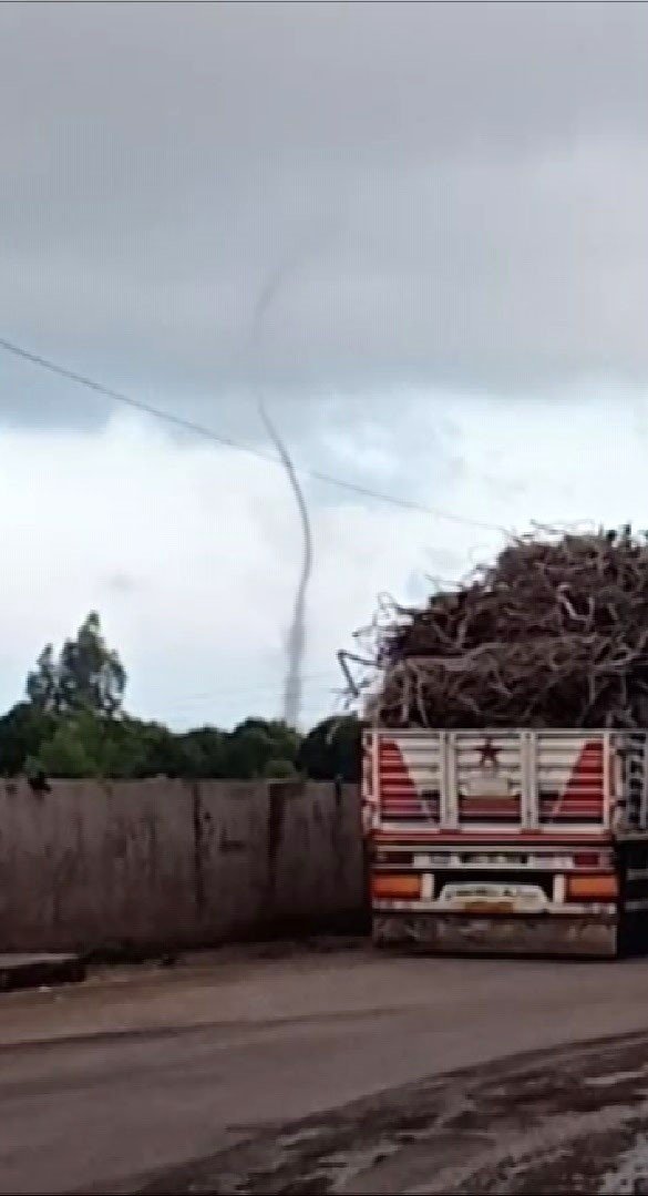 Hatay’da denizde hortum çıktı