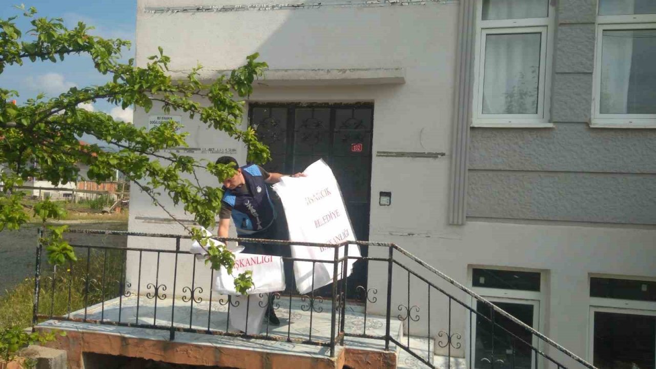 Hisarcık Belediyesi 4 bin kurban atık poşeti dağıttı