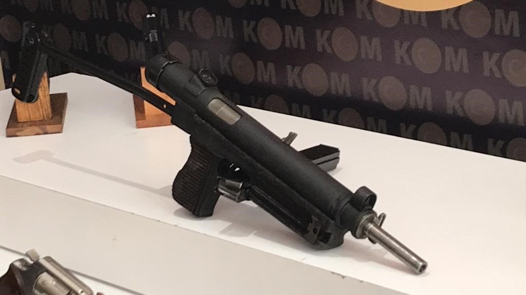 Yasa dışı imalathanelerde ele geçirilen silahların sergisi yapıldı