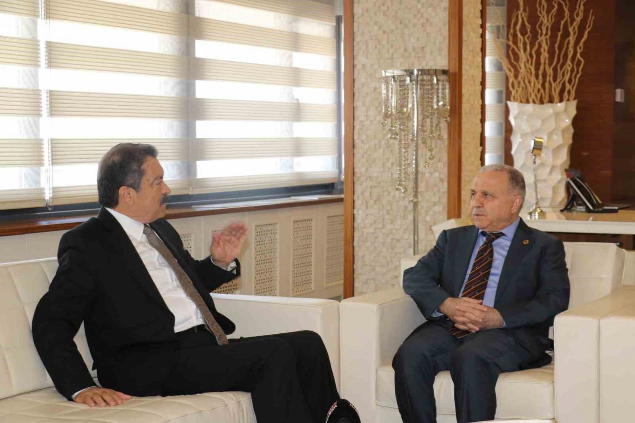 İYİ Parti Yozgat Milltvekili Kayalar’dan İhlas Medya Grubu Ankara Temsilcisi Kahraman’a ziyaret