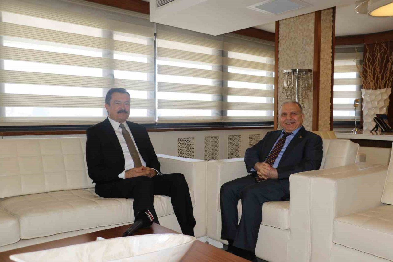 İYİ Parti Yozgat Milltvekili Kayalar’dan İhlas Medya Grubu Ankara Temsilcisi Kahraman’a ziyaret