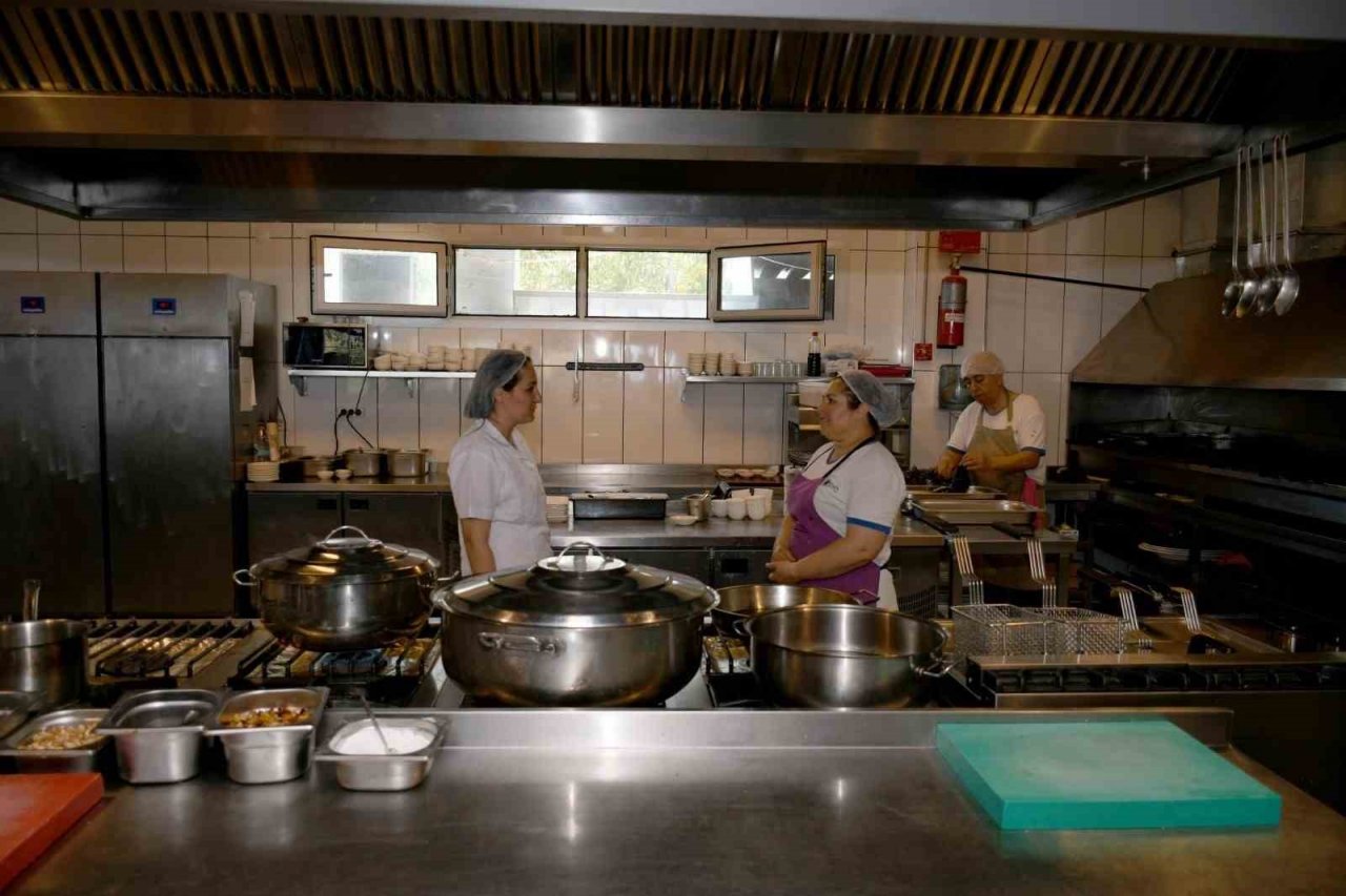 Kuşadası Belediyesi, kaliteli hizmet için çalışmalarını sürdürüyor