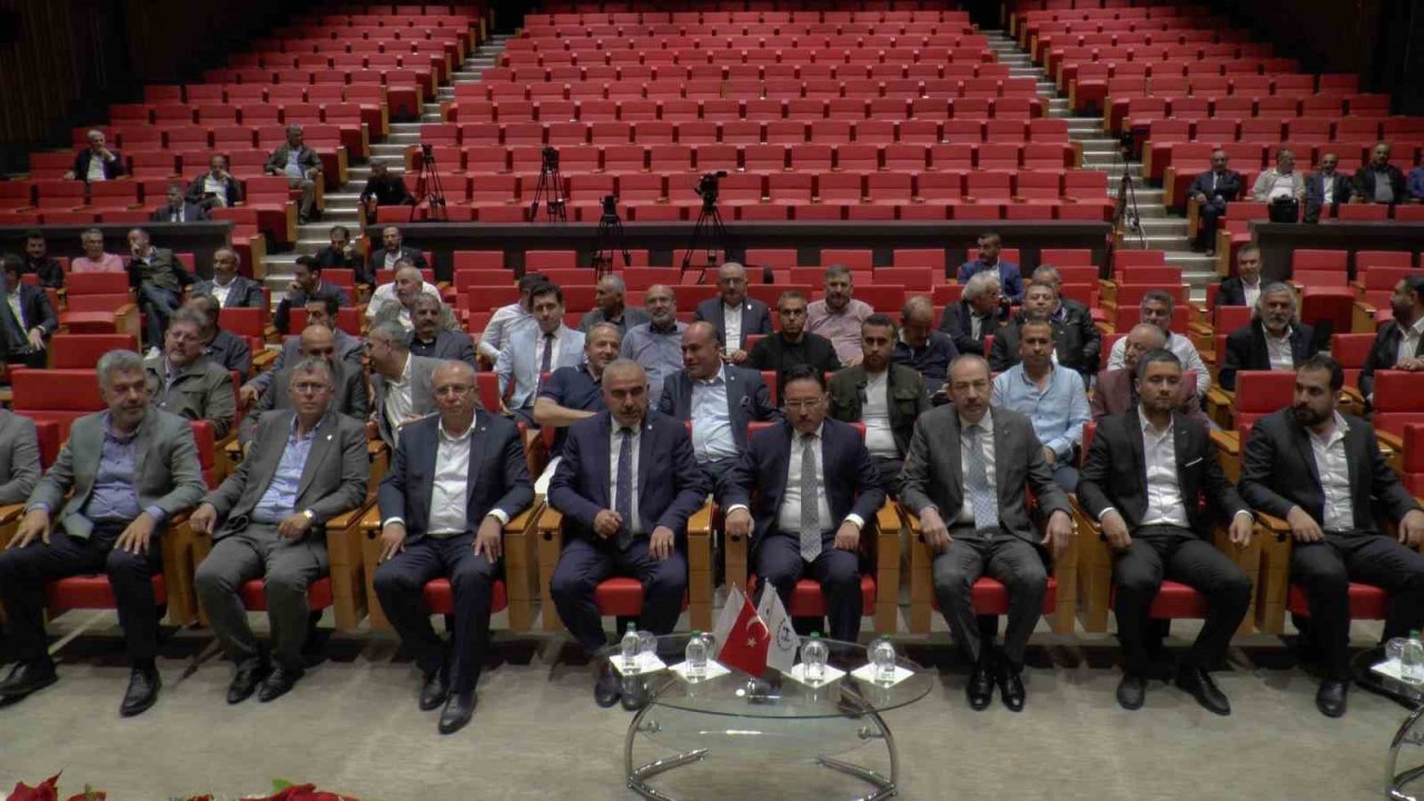 Başkan Gülsoy: “Asgari ücreti hem enflasyon hem de çalışanlarımız için bir kazanım olarak görüyoruz”