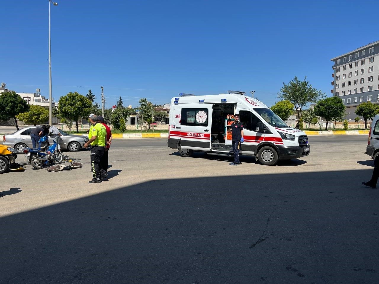 Kilis’te ticari taksi ile motosiklet çarpıştı:1 yaralı