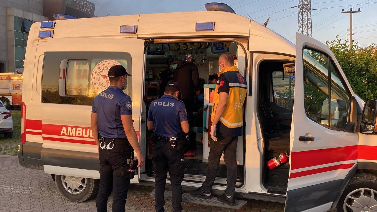 Kocaeli’de geri dönüşüm tesisindeki yangın söndürüldü