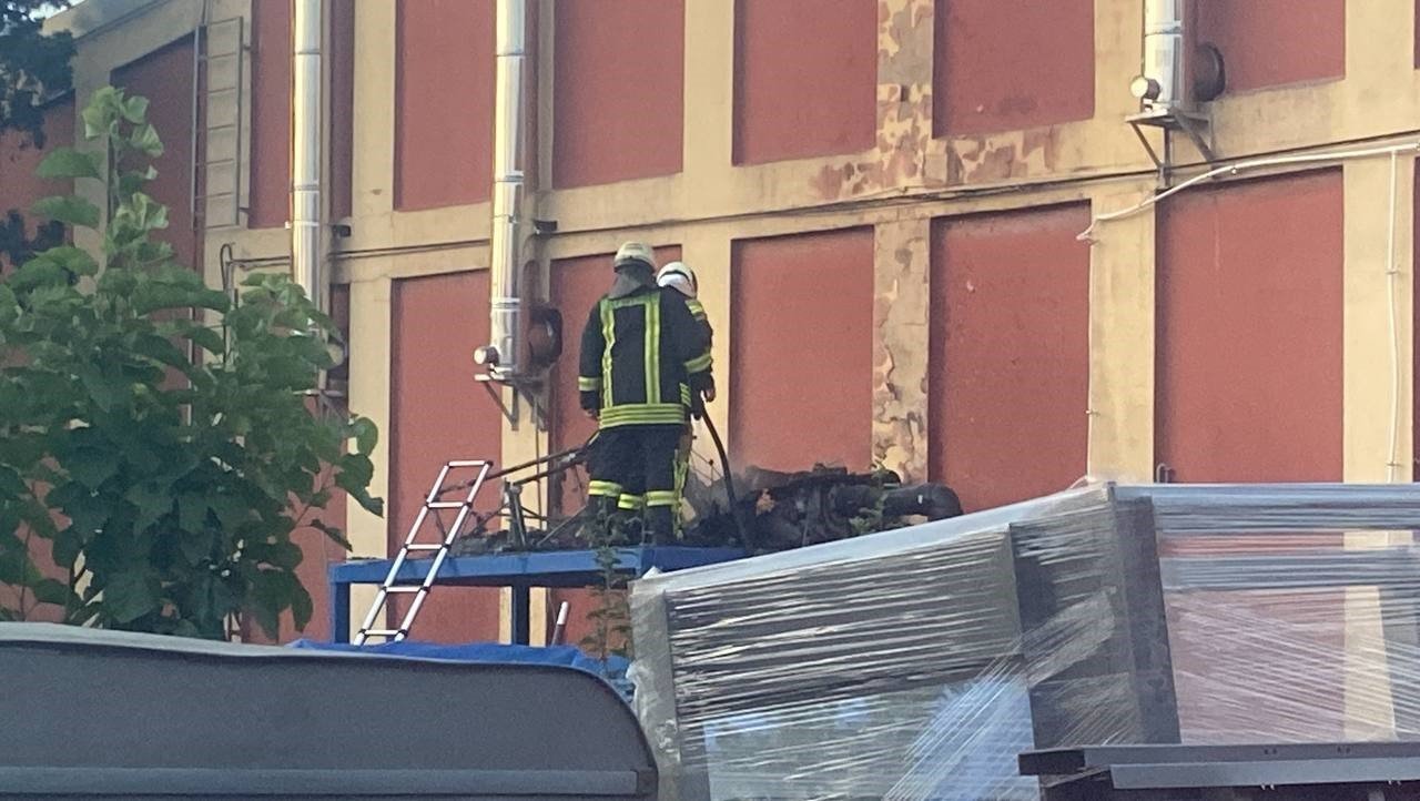 Su soğutma tesisatı yaparken çıkan yangında bir işçi yaralandı