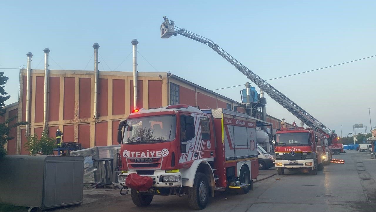 Su soğutma tesisatı yaparken çıkan yangında bir işçi yaralandı