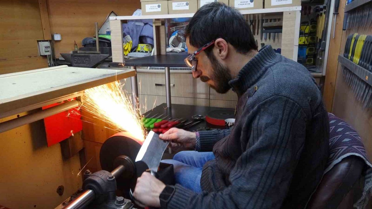 Kurban Bayramı öncesi bıçakçılar yoğun mesai harcıyor
