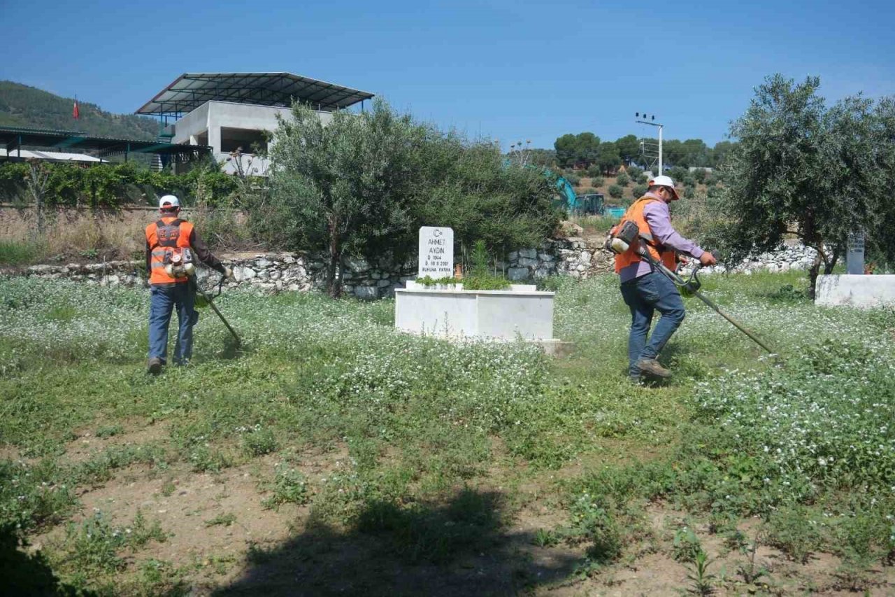 Kuyucak Belediyesi, ilçeyi bayrama hazırlıyor