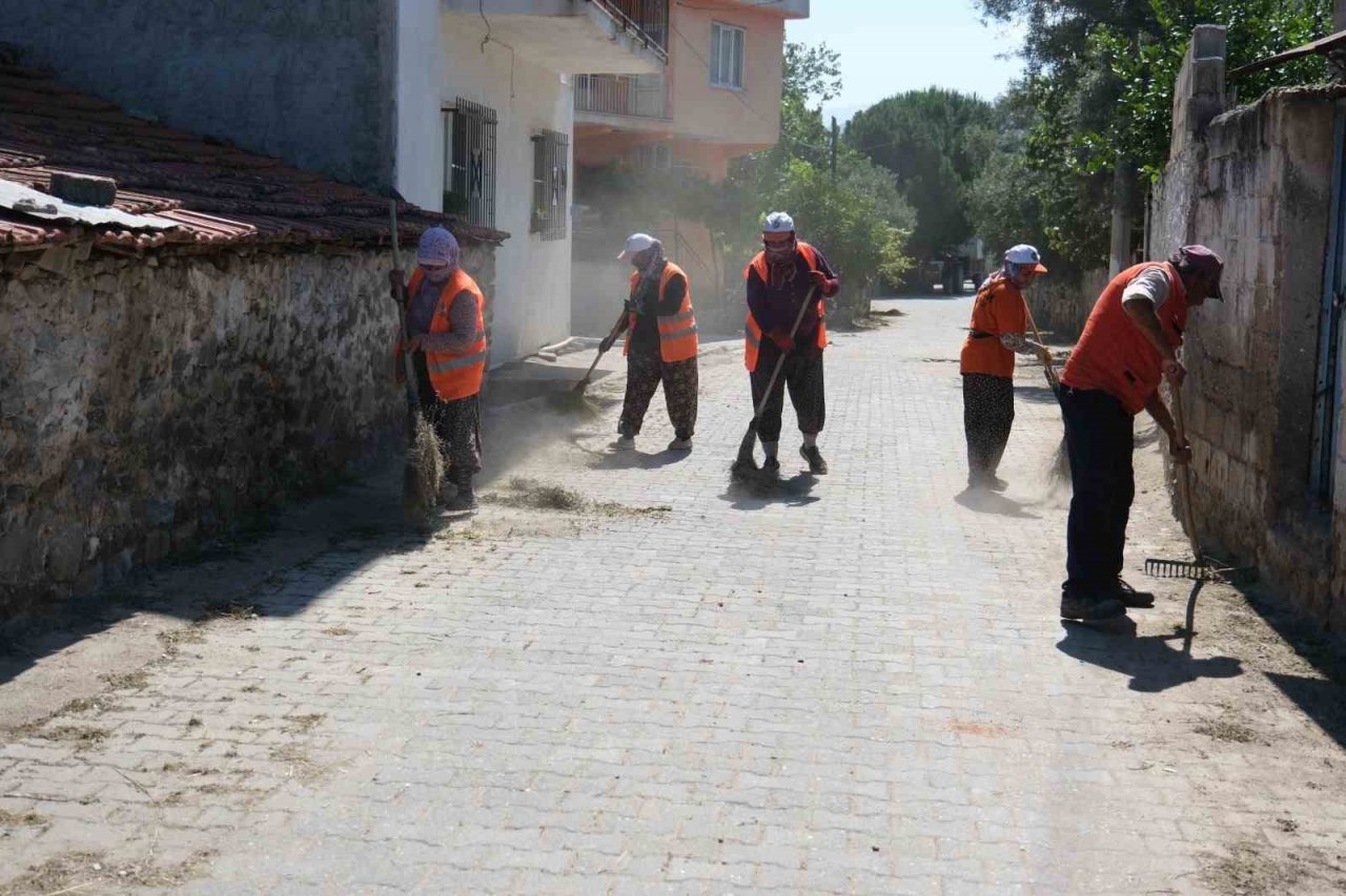 Kuyucak Belediyesi, ilçeyi bayrama hazırlıyor