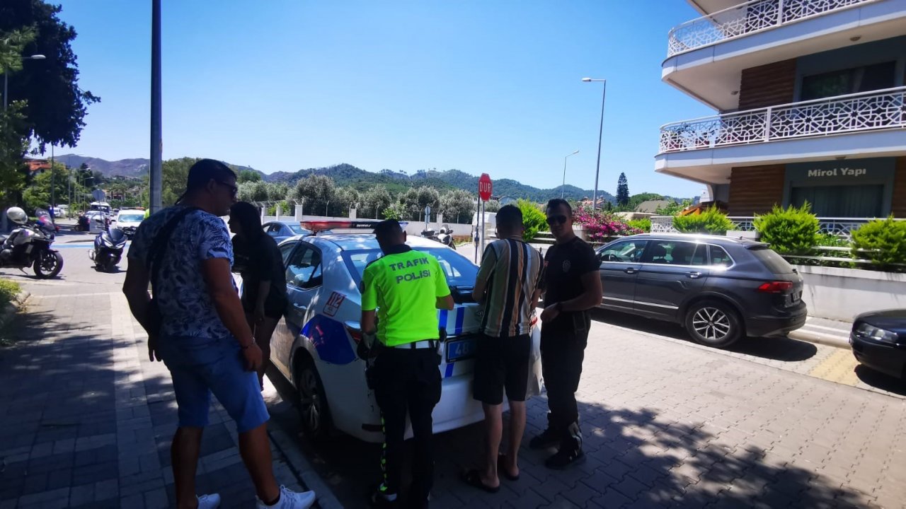 Marmaris’te kasksız trafiğe çıkanlara ağır cezalar yazılıyor