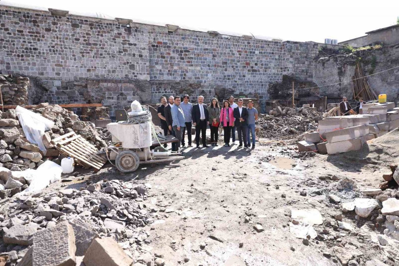 5 asırlık Tarihi Gön Han yakında yeniden hayat bulacak