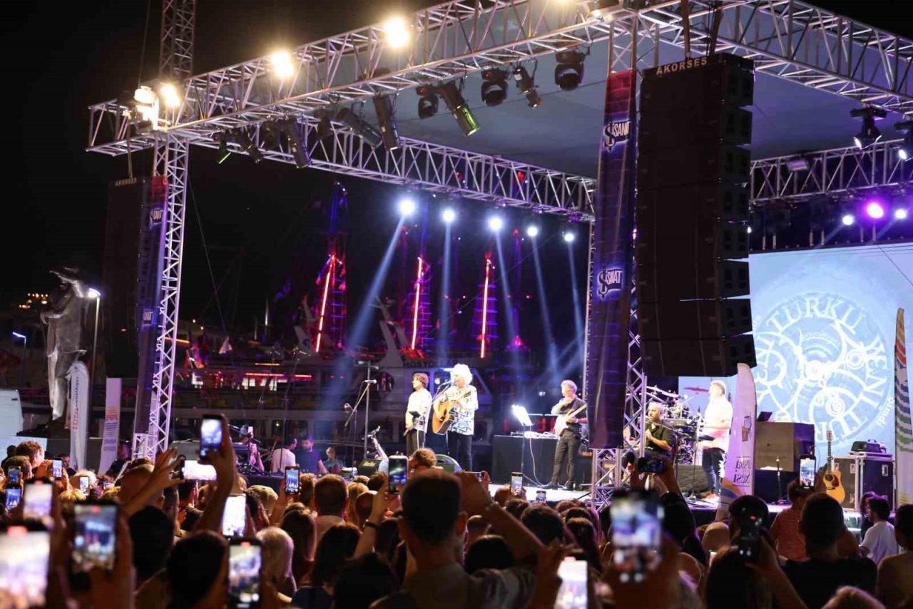 Marmaris’te ‘Yeni Türkü’ rüzgarı esti