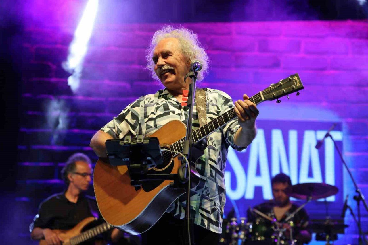 Marmaris’te ‘Yeni Türkü’ rüzgarı esti