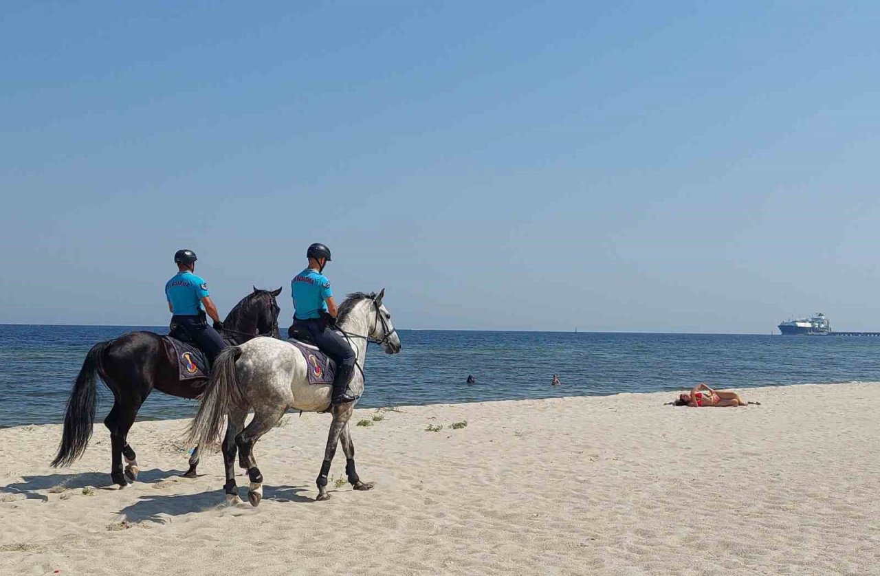 Sahilde atlı devriye başladı: Tekirdağ sahilleri atlara emanet