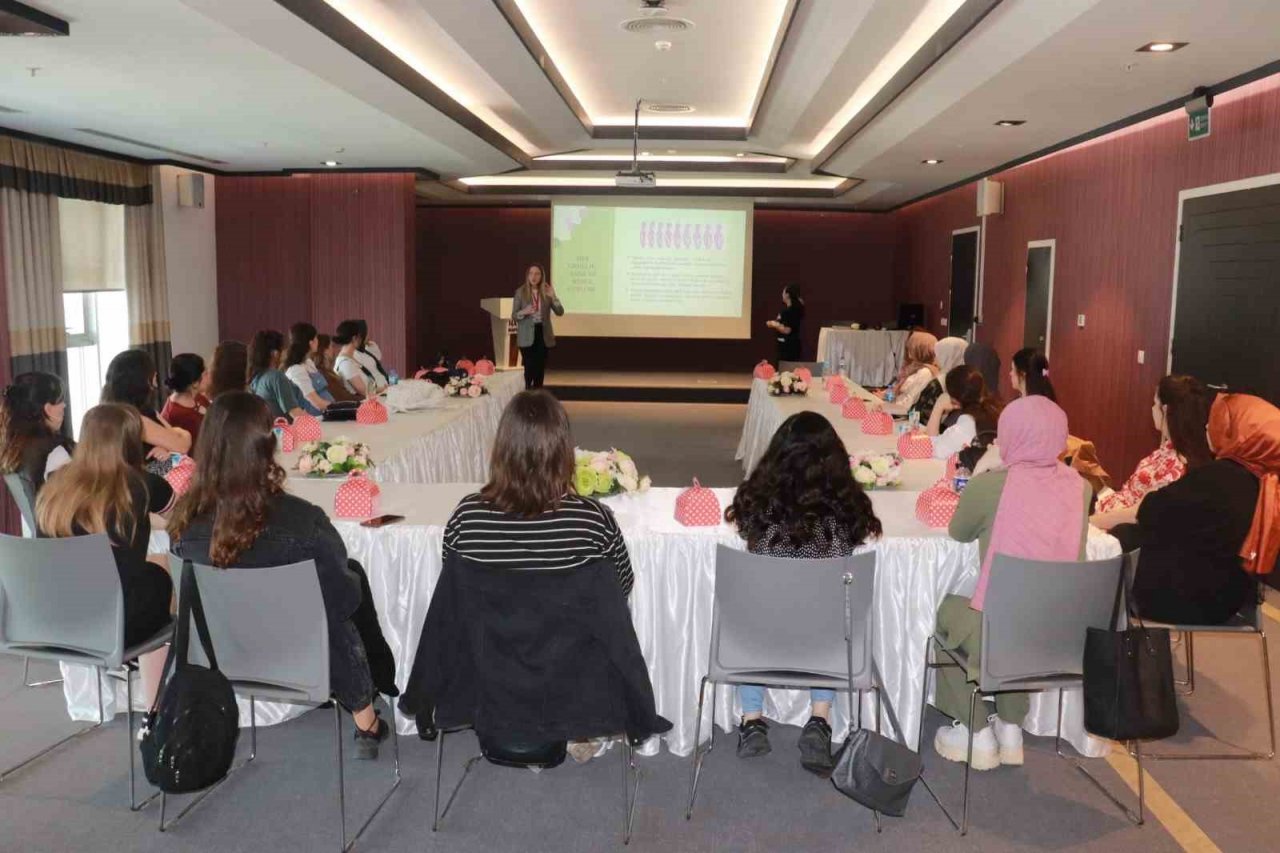 Anne adayları sertifikalarını aldı