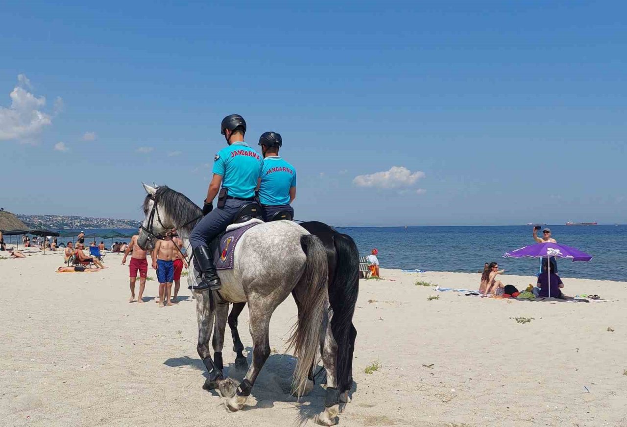 Sahilde atlı devriye başladı: Tekirdağ sahilleri atlara emanet