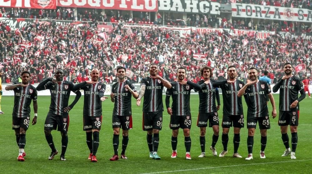 Şampiyon Samsunspor sahaya iniyor