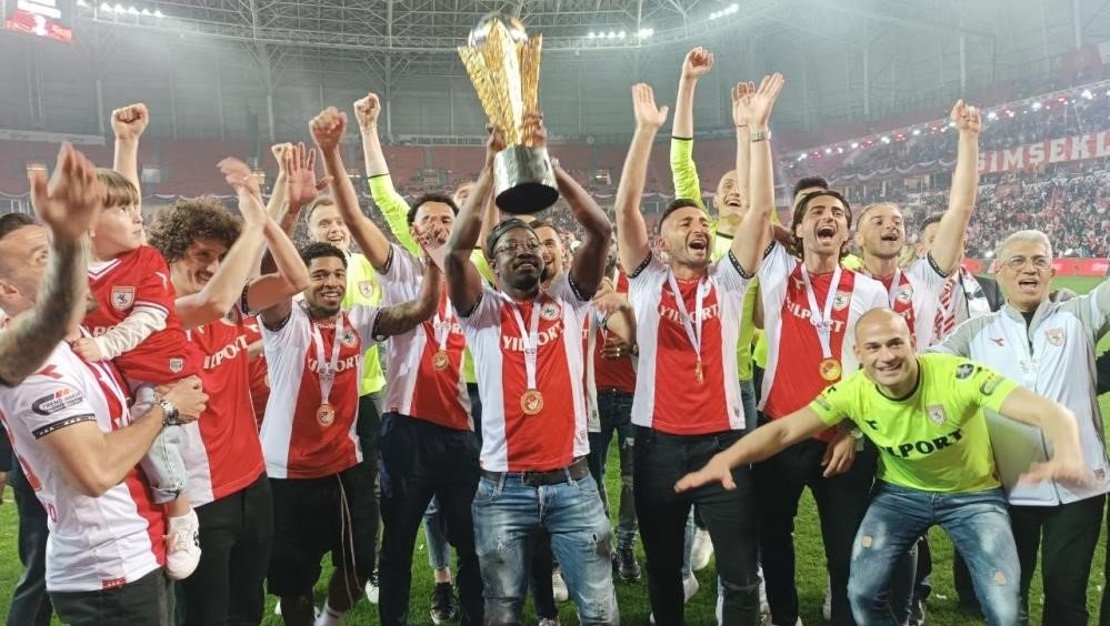 Şampiyon Samsunspor sahaya iniyor