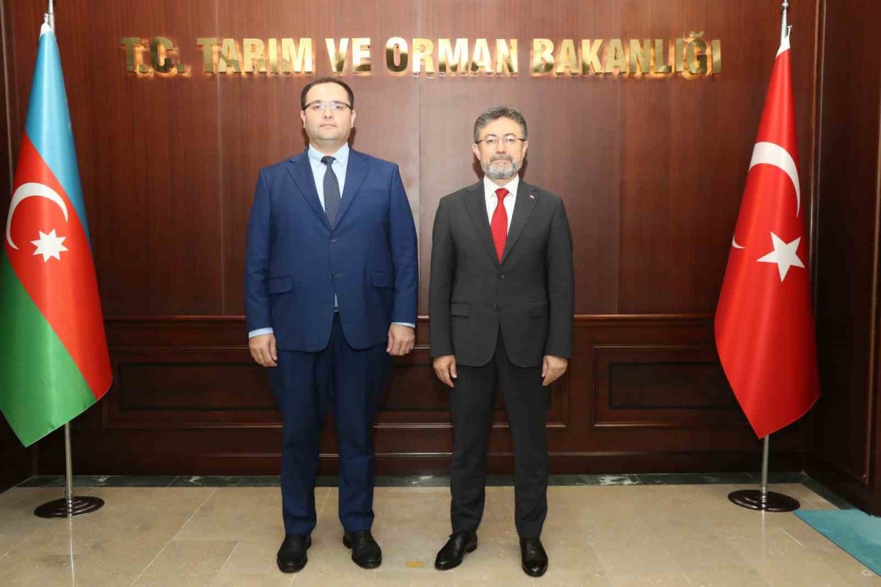 Tarım ve Orman Bakanı Yumaklı, Azerbaycanlı mevkidaşı Mammadov ile bir araya geldi