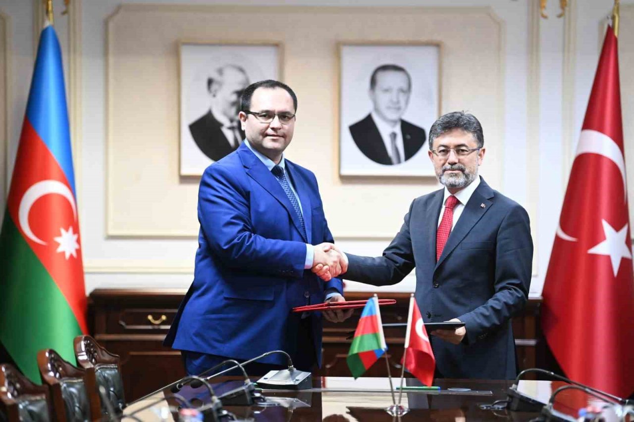 Tarım ve Orman Bakanı Yumaklı, Azerbaycanlı mevkidaşı Mammadov ile bir araya geldi