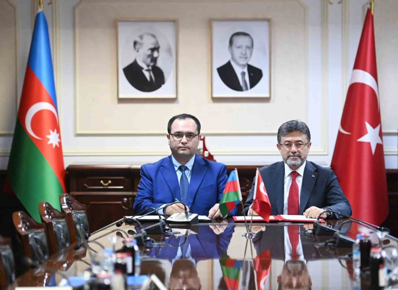Tarım ve Orman Bakanı Yumaklı, Azerbaycanlı mevkidaşı Mammadov ile bir araya geldi