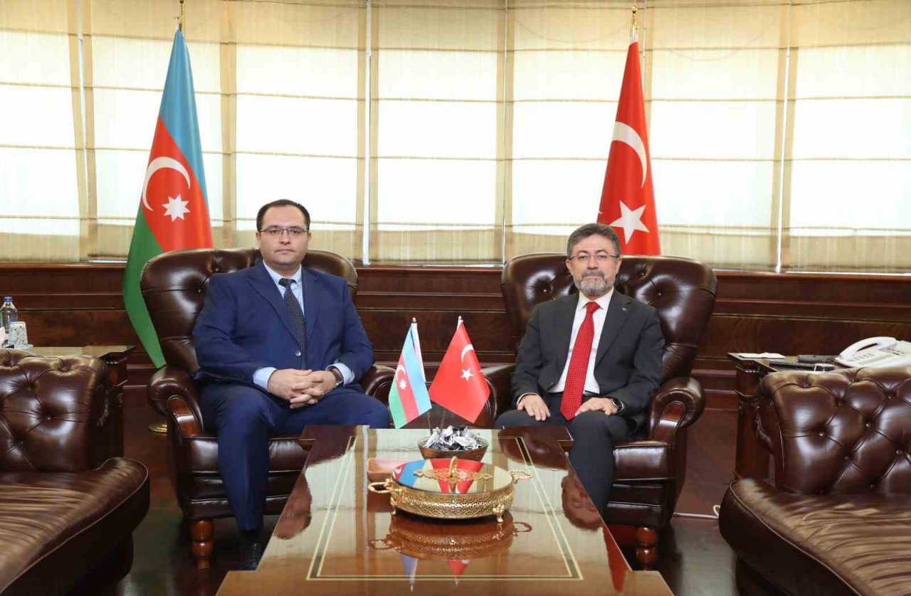 Tarım ve Orman Bakanı Yumaklı, Azerbaycanlı mevkidaşı Mammadov ile bir araya geldi