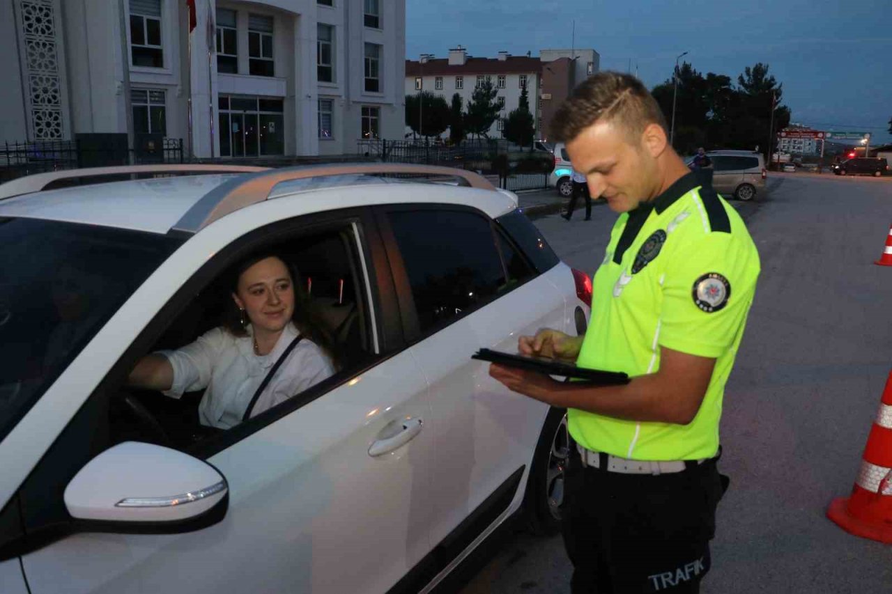 Taşova’da polisten trafik denetimi