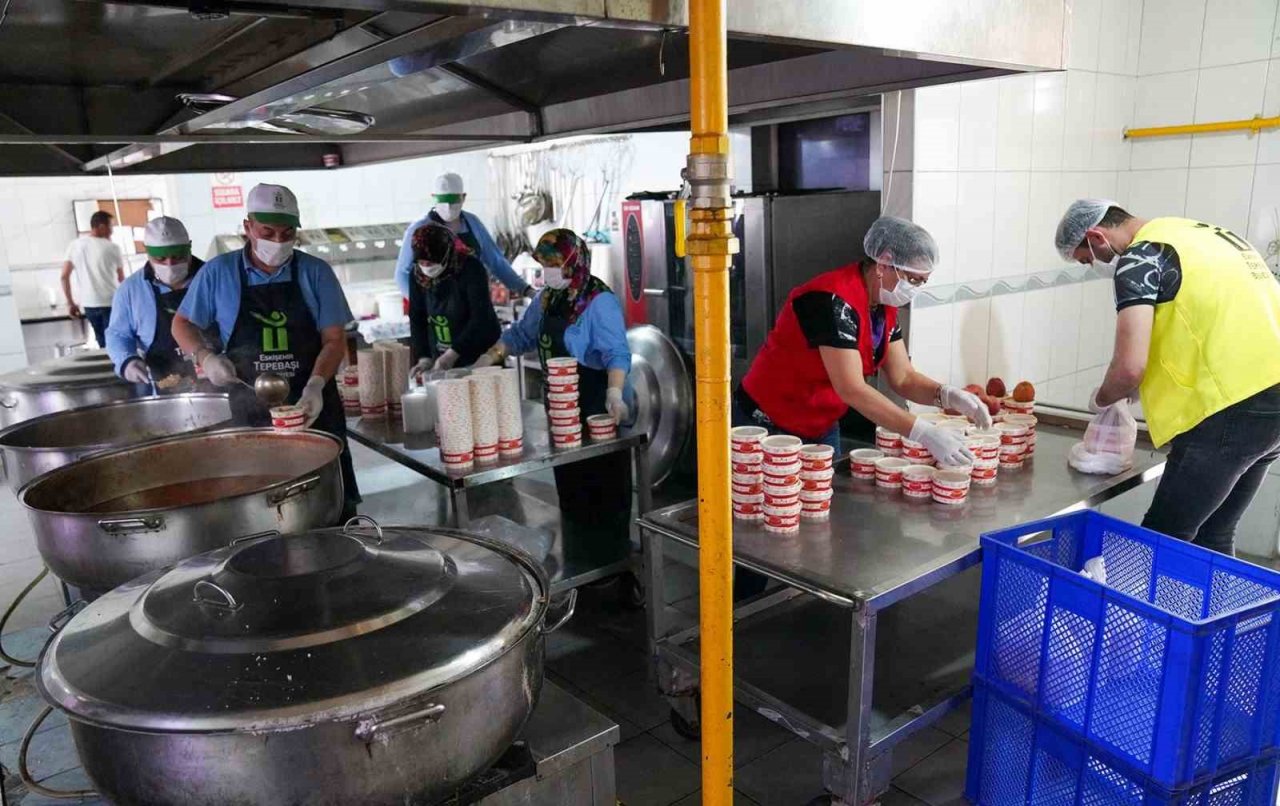 Tepebaşı’nda bereket paylaştıkça çoğalıyor