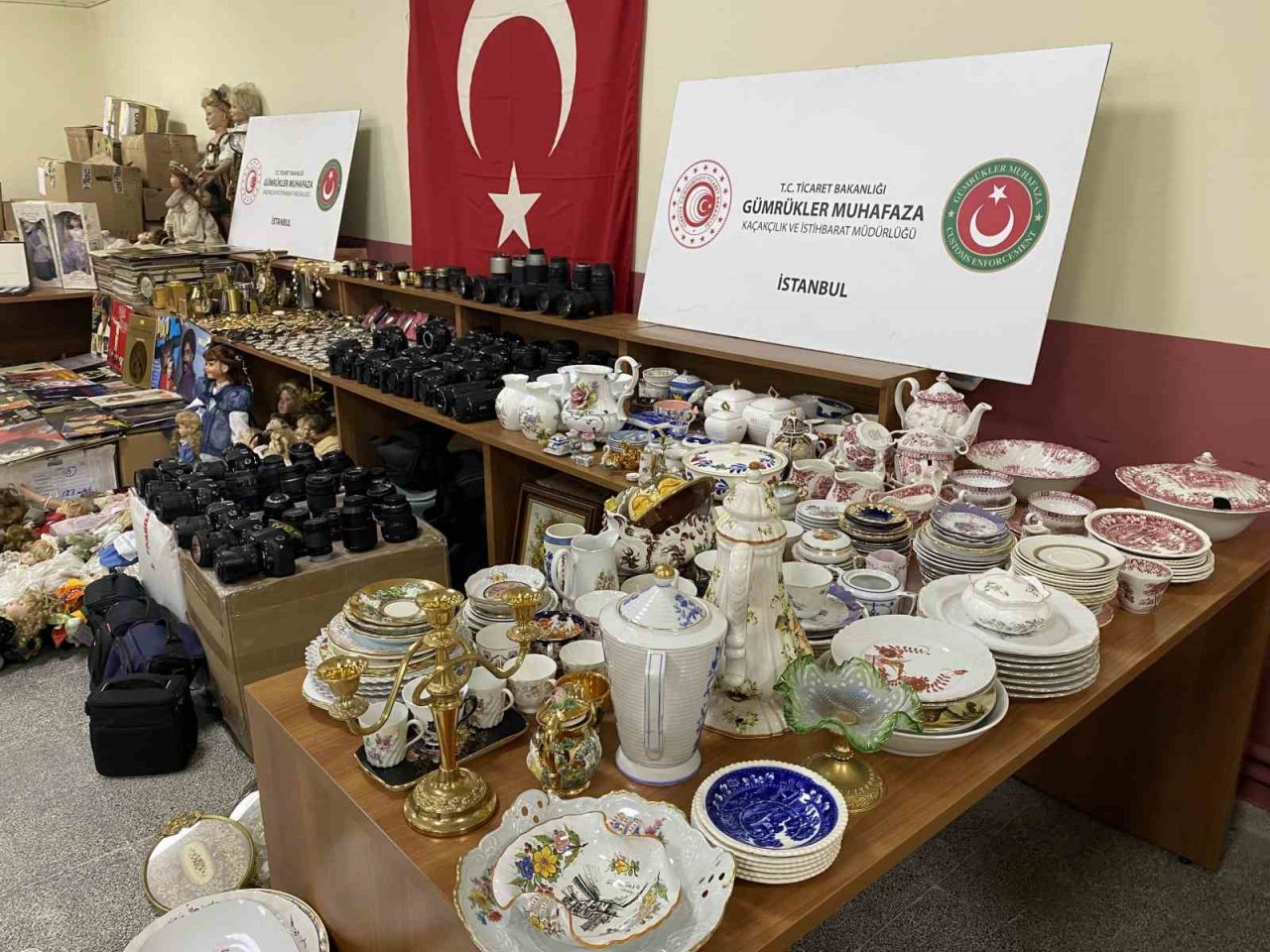 Erenköy Gümrük Sahasında 4 milyon TL değerinde 14 ton kaçak eşya ele geçirildi