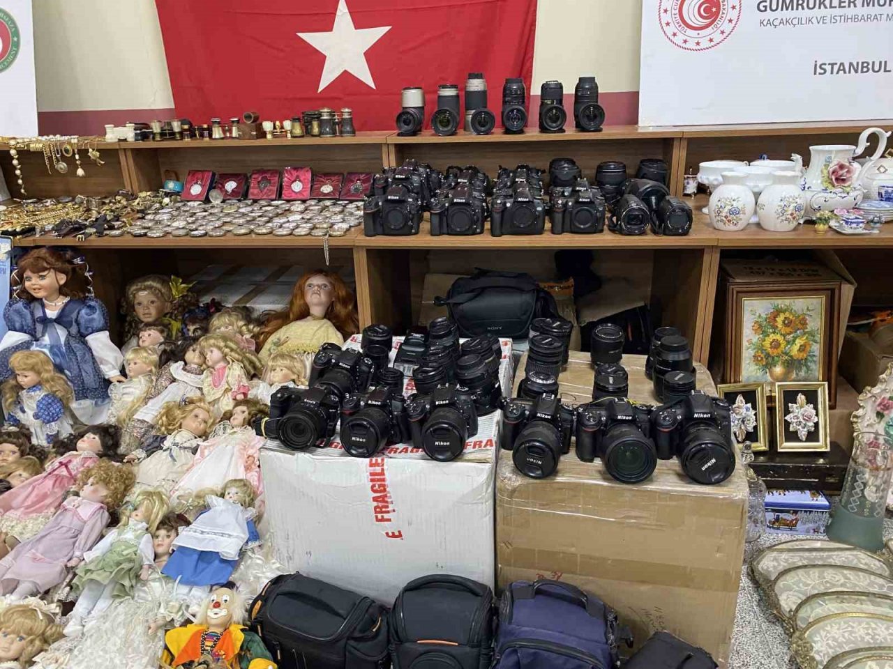 Erenköy Gümrük Sahasında 4 milyon TL değerinde 14 ton kaçak eşya ele geçirildi