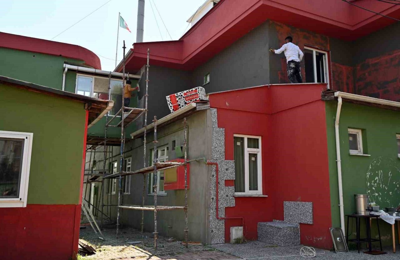 Yalovaspor tesisleri yenileniyor