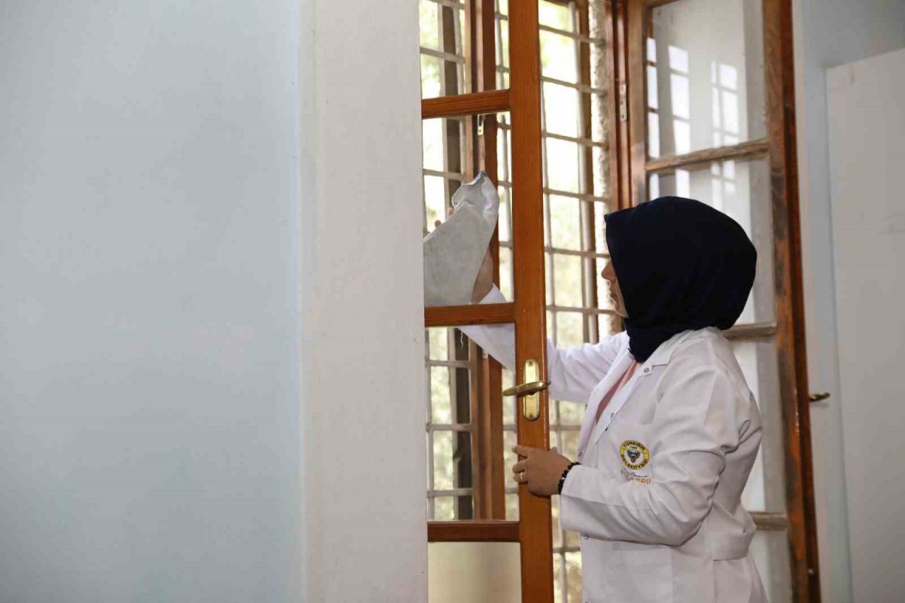 Yüreğir’de camilerde bayram temizliği