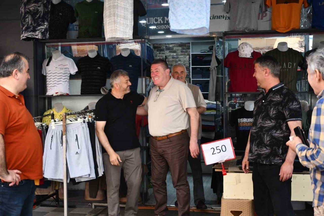 Başkan Tekin esnafları ziyaret etti